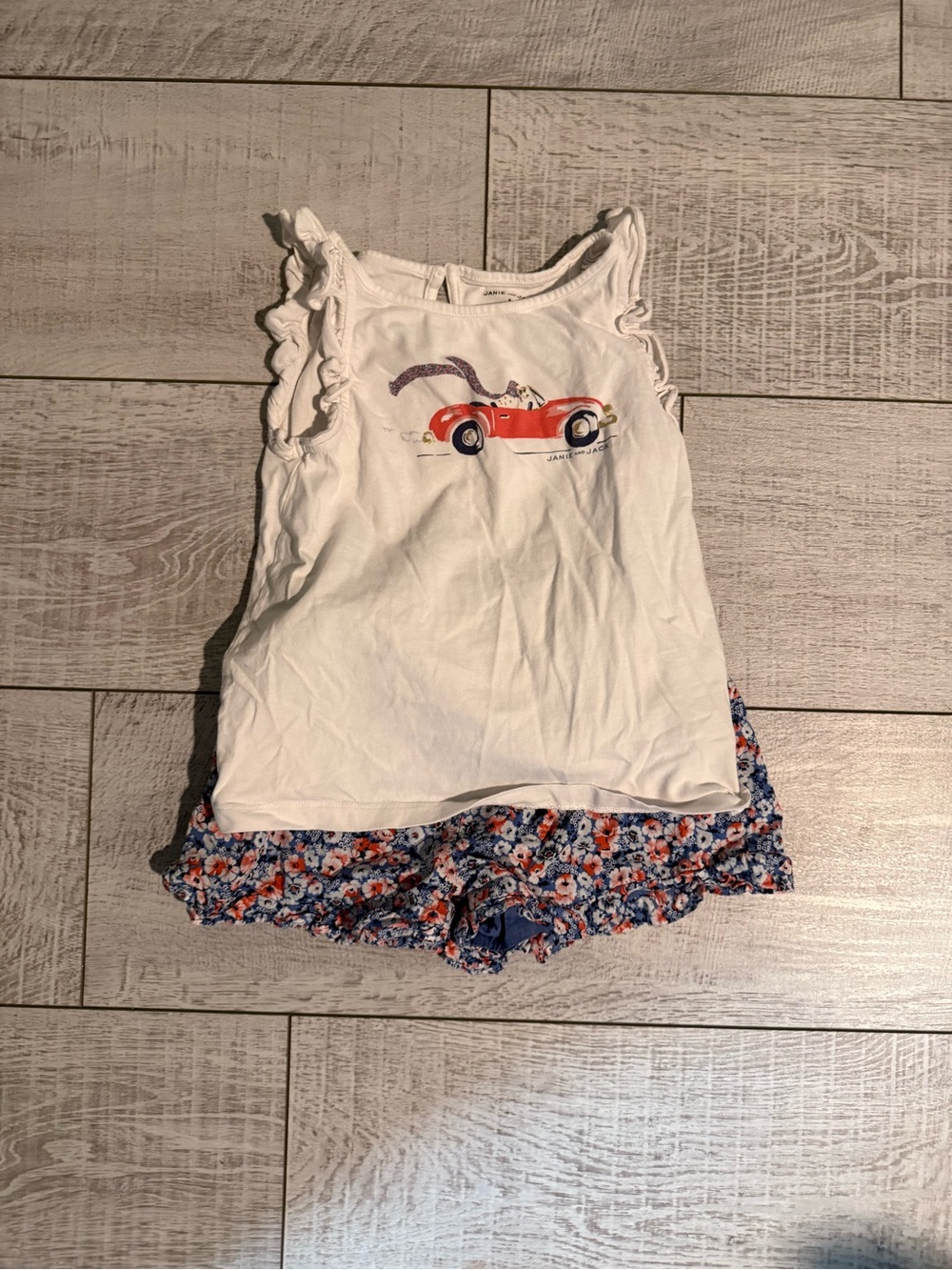 Janie and Jack Girls 2-Piece Summer Outfit Set Size 8 Car Tank & Floral Shorts